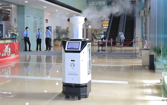 湖北省消毒機器人正在辦公樓內殺毒圖片